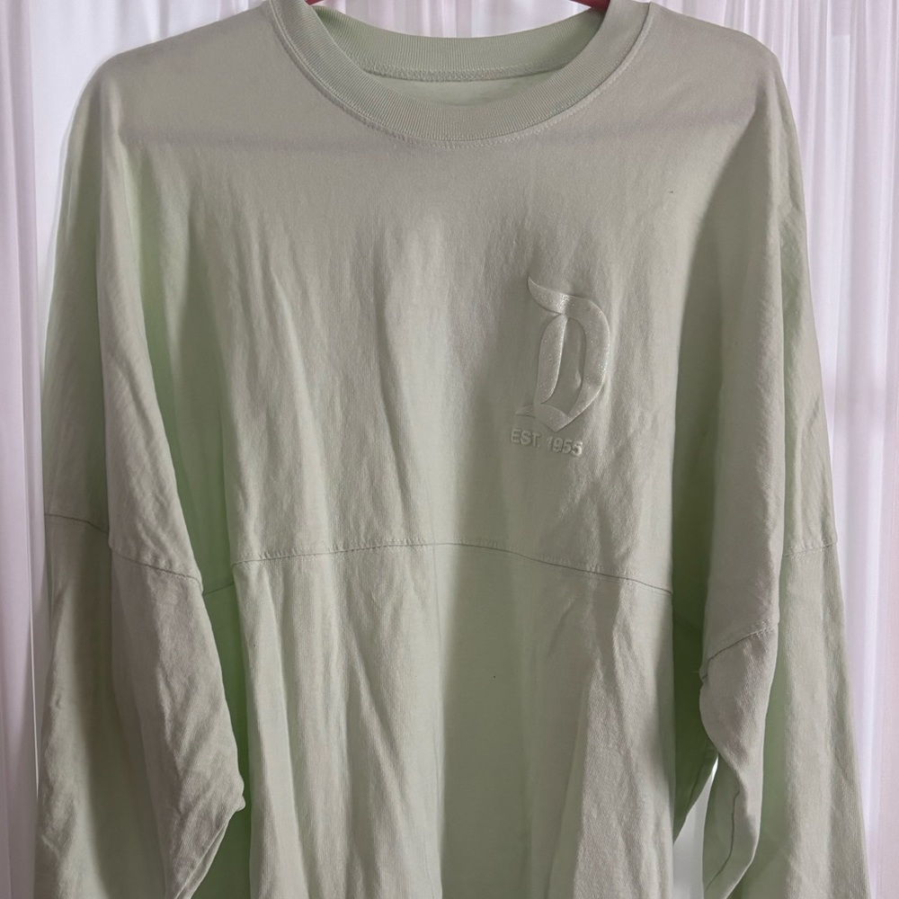 Disneyland Resort Spirit Jersey XL
Green! Disney sparkle - Picture 1 of 5
